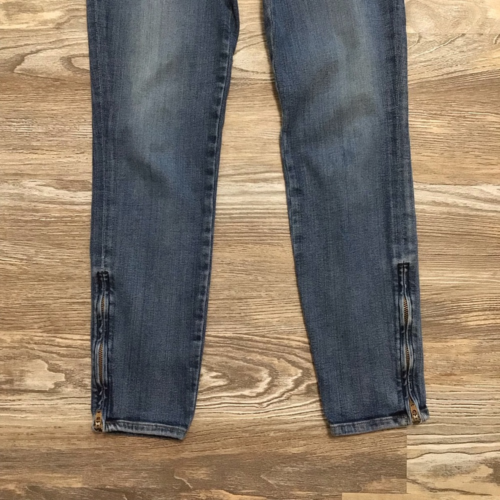 J Brand Low Rise Capri Zip Hem Medium Rinse 25 - Picture 4 of 14
